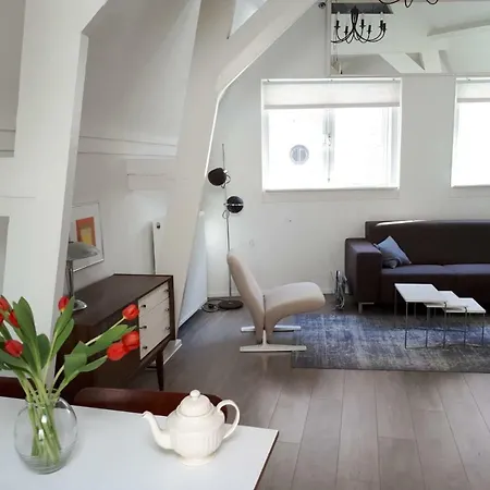 Apartment Tiny Monumental House In Down Town